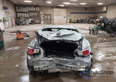 2015 Scion Fr-S z USA, uszkodzony, nr VIN JF1ZNAA13F8702500